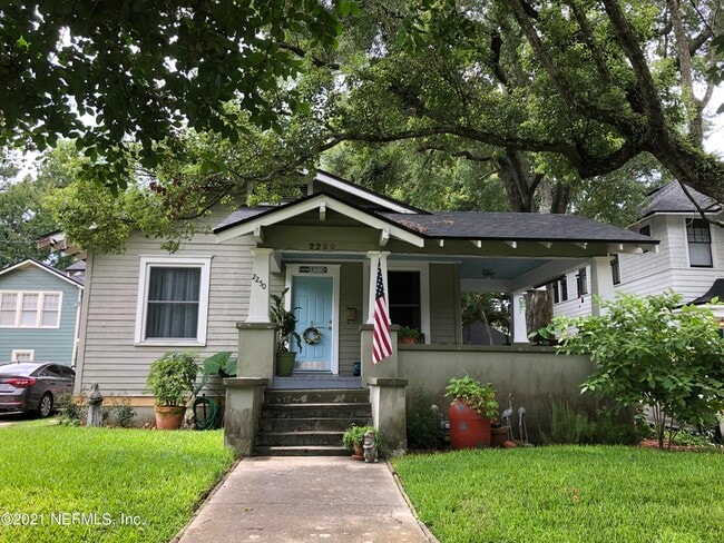 Building Photo - 2250 Myra St