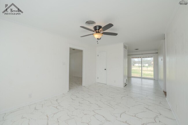 Building Photo - 1624 Sunnyside Ln