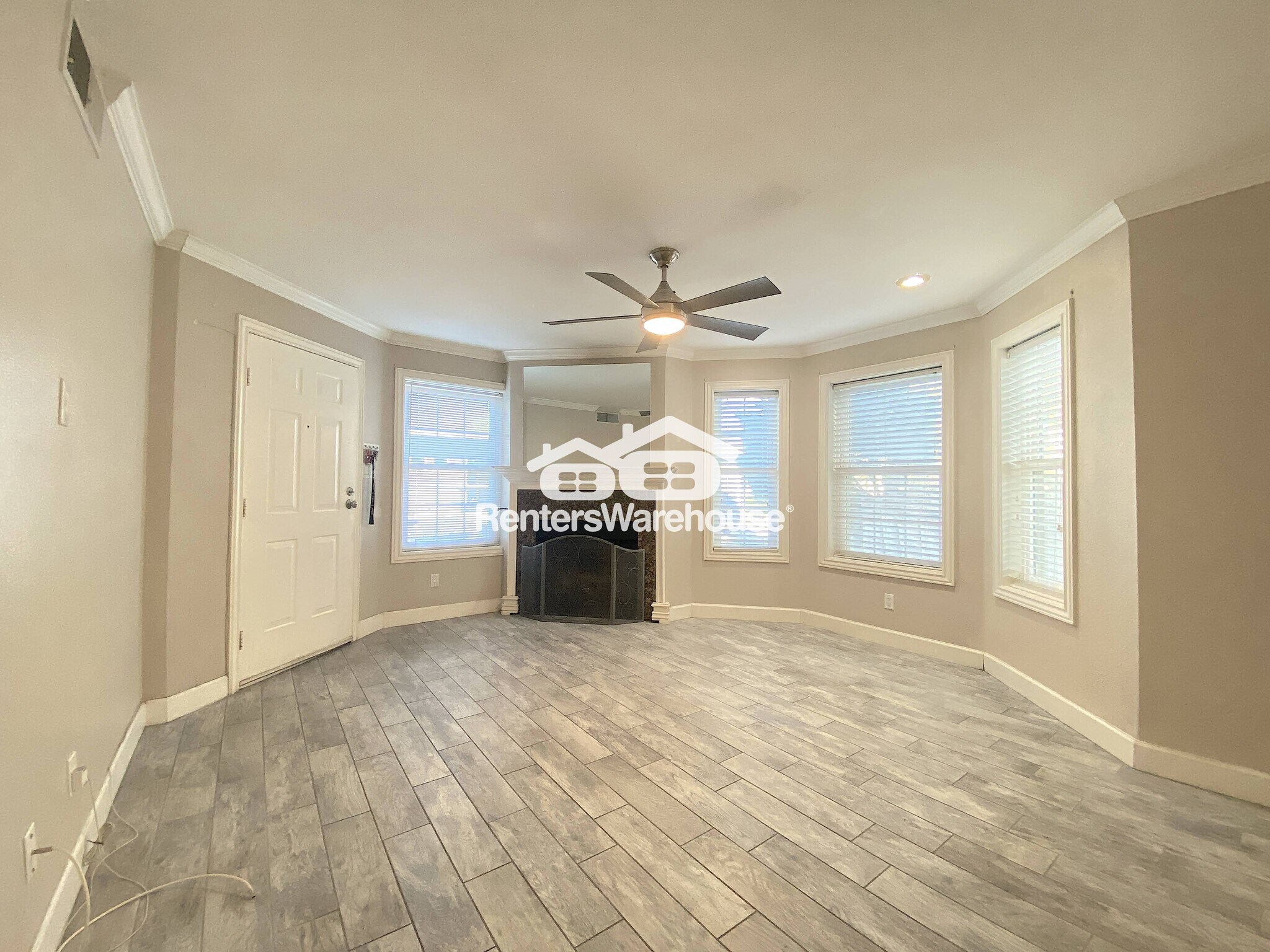 Building Photo - 1505 N Center St