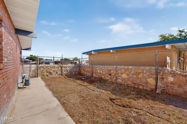 Building Photo - 5108 Yvette Ave