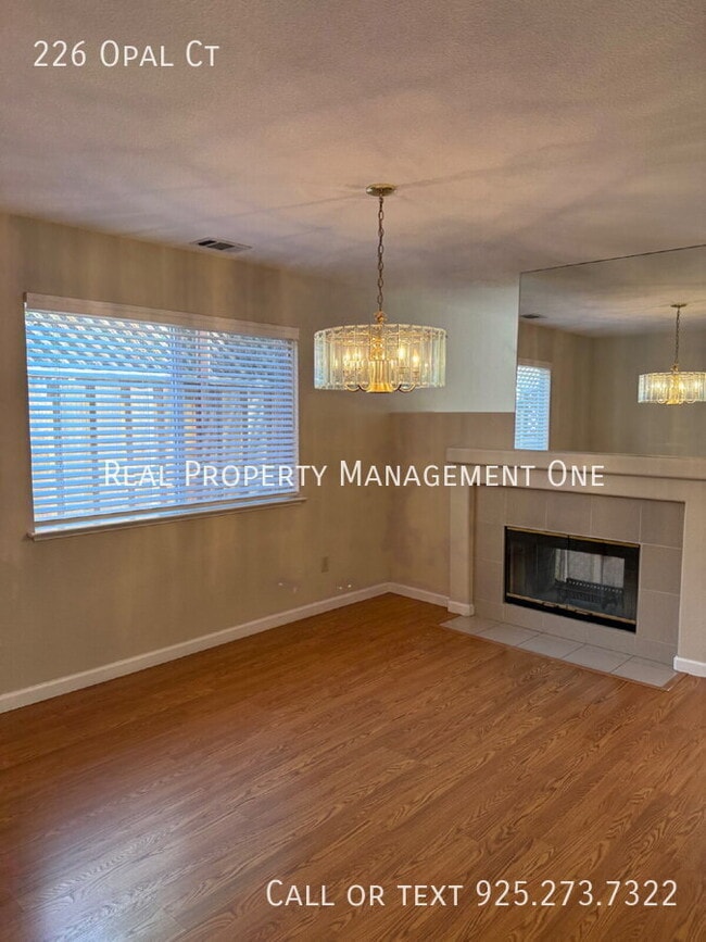 Building Photo - 226 Opal Ct