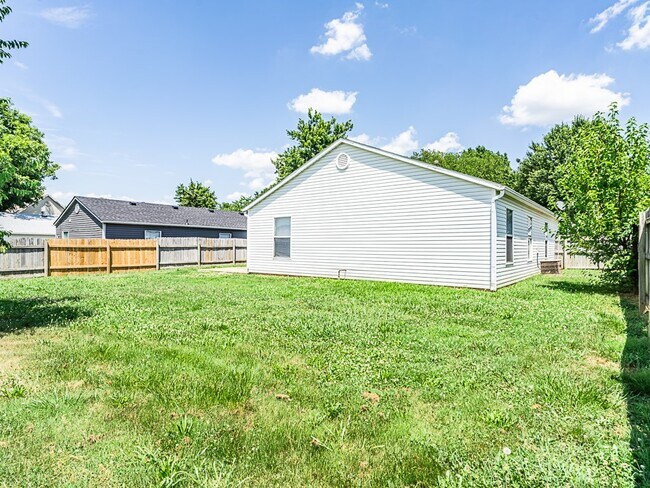 Building Photo - 306 Parkcrest Dr