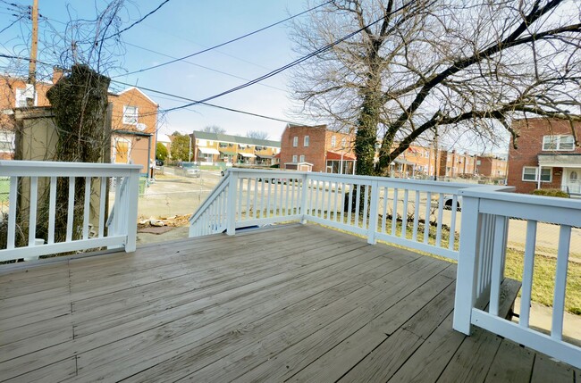 Building Photo - Three Bedroom House In Baltimore