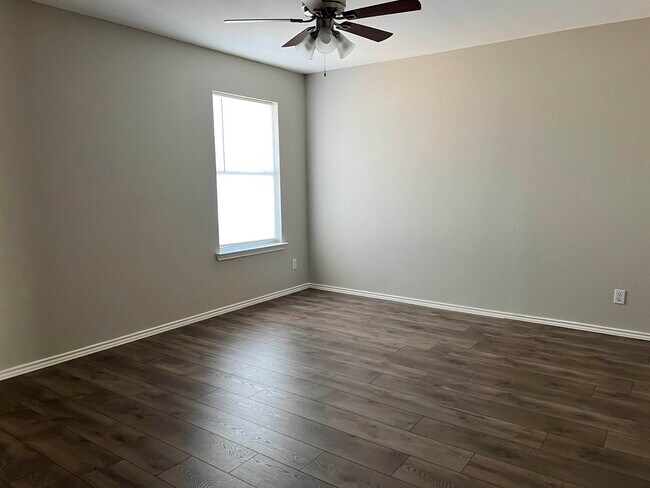 Building Photo - 17413 College Port Dr