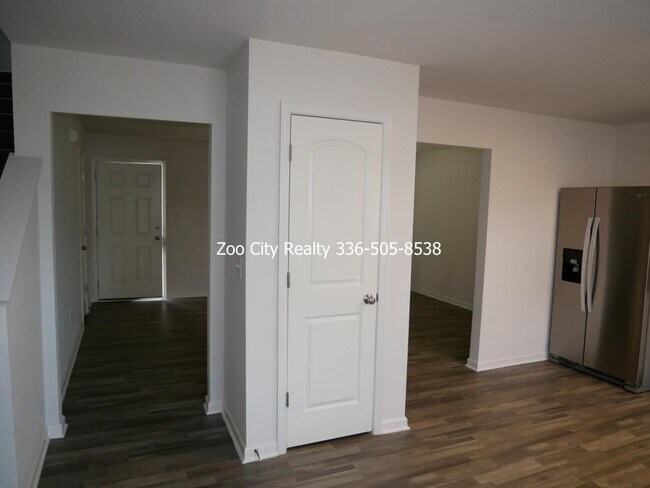 Building Photo - 2411 Whirlwind Ln