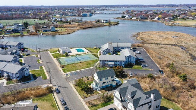 Building Photo - 47 Valentine St