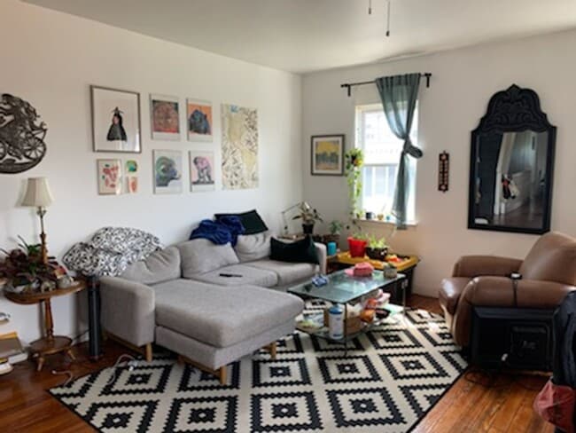 Building Photo - 931 S 10th St