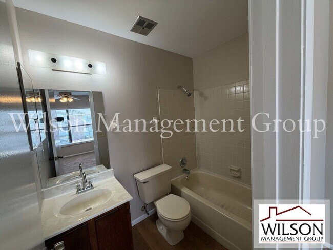 Building Photo - 609 Casa Park A Ct