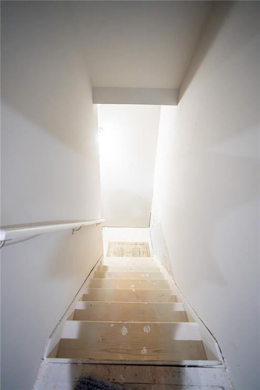 Building Photo - 2215 Manor Pointe Dr