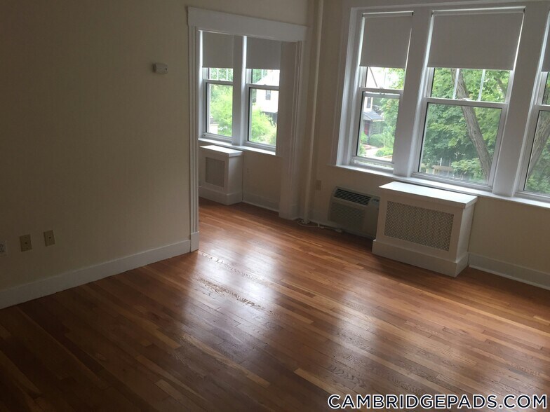 Building Photo - 3 Langdon St