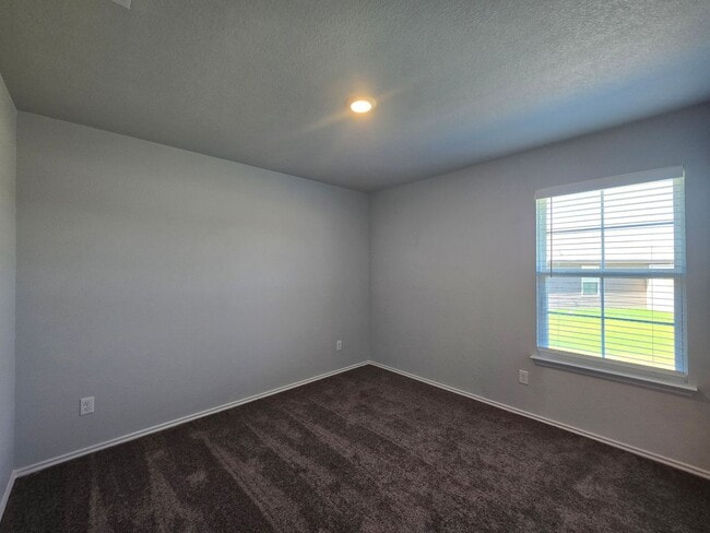 Building Photo - 1241 LEXINGTON Dr