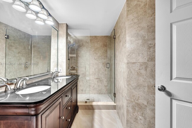 Building Photo - 17100 N Bay Rd