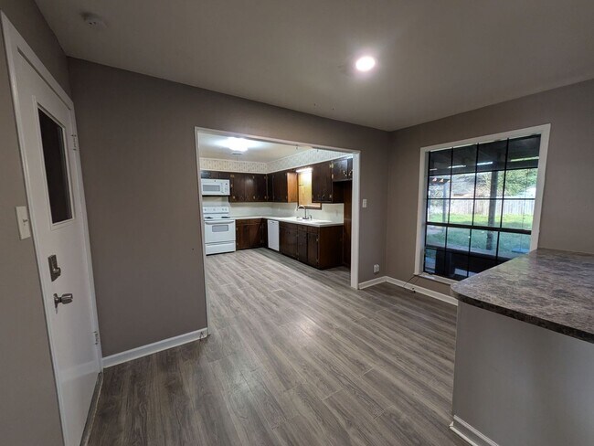 Building Photo - 6350 Arrowhead Dr