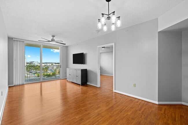 Building Photo - 3020 NE 32nd Ave