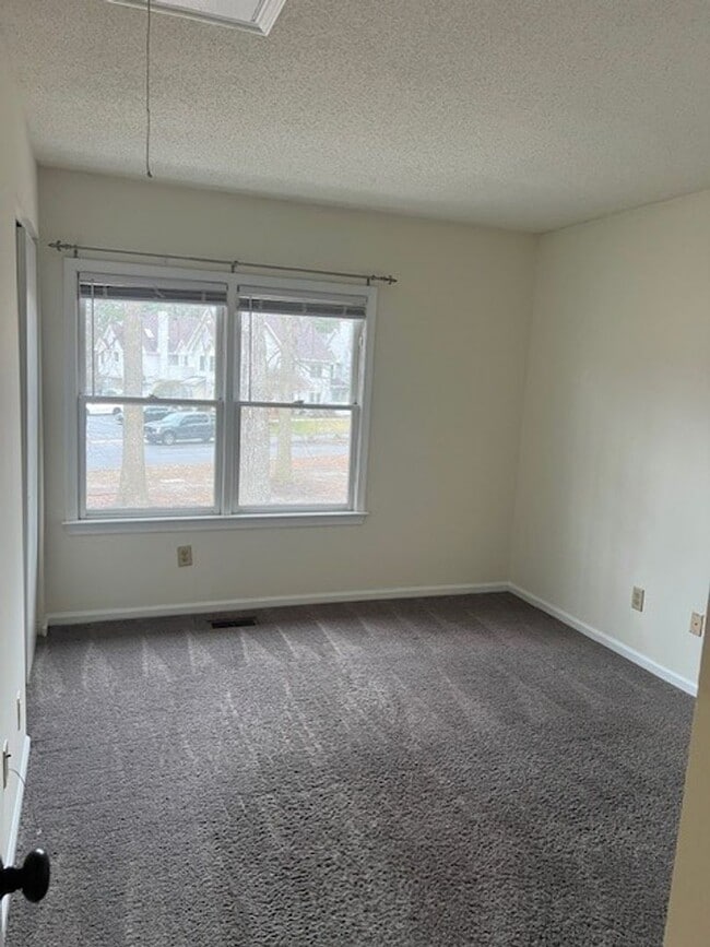 Building Photo - 5 Salt Marsh Quay