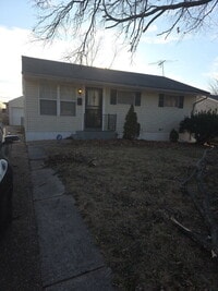 Building Photo - "Charming 3-Bed Gem on Perthshire Rd: Cozy Comfort in 1,033 Sq Ft!"