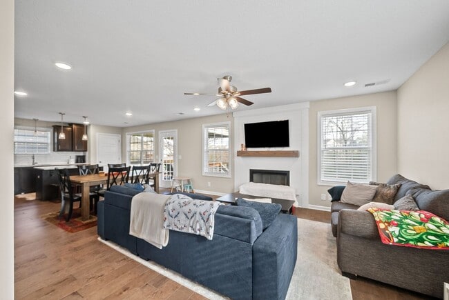 Building Photo - 1084 Barnhill Rd