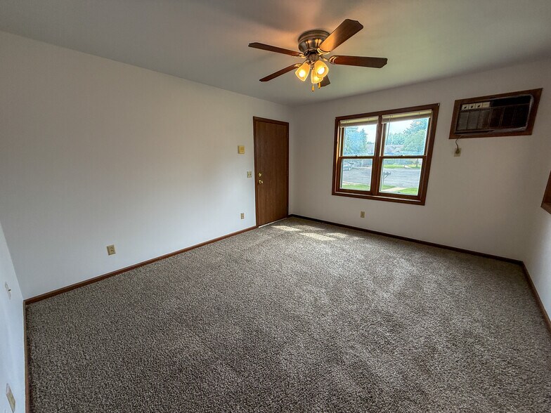 Building Photo - 639 Galena Ct