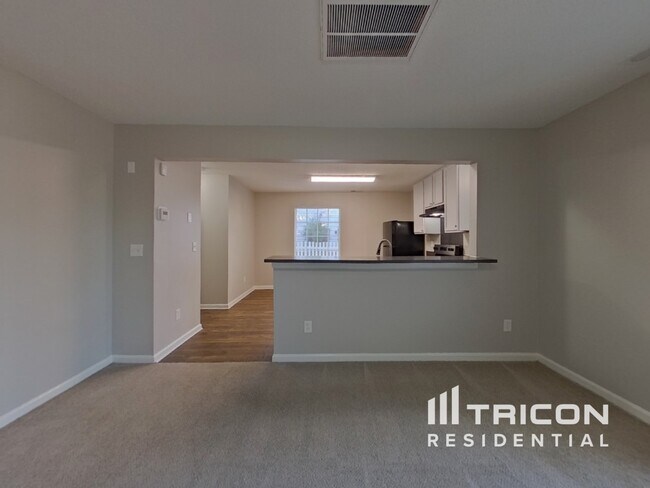 Building Photo - 7949 Bristle Ln