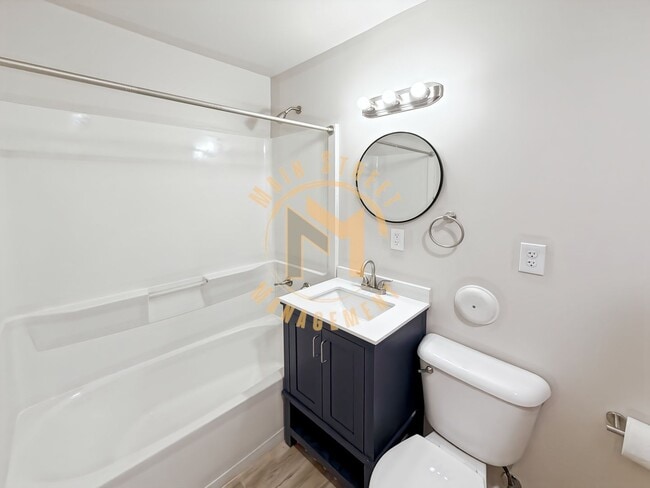 Building Photo - 2 Bed 1 Bath Single Family Home