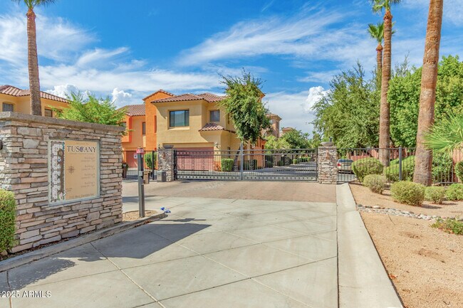 Building Photo - 1102 W Glendale Ave