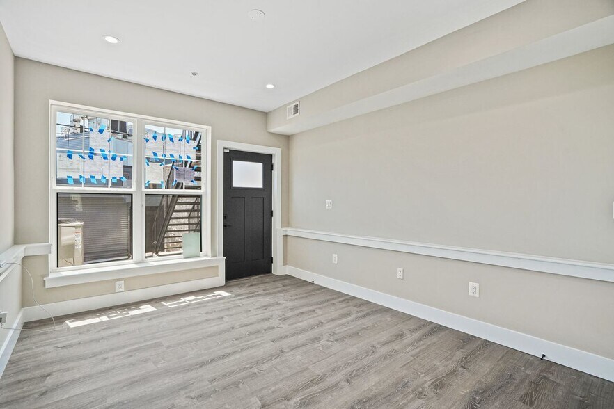 Building Photo - 1371 Florida Ave NE