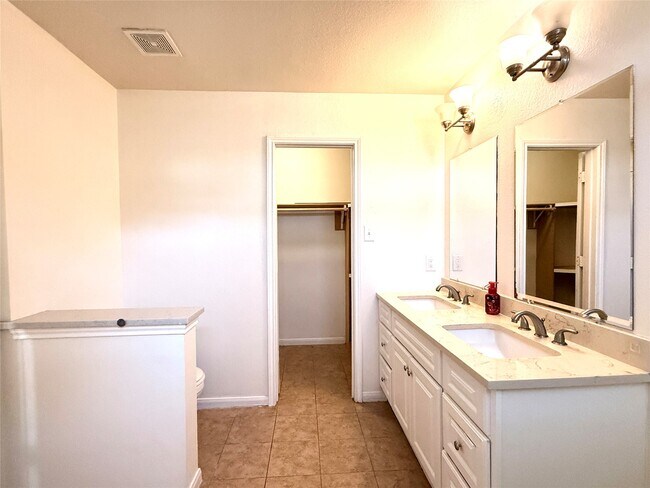 Building Photo - 16127 Cole Bridge Ln