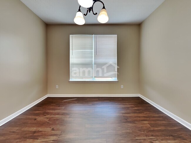 Building Photo - 1559 Lavender Ln