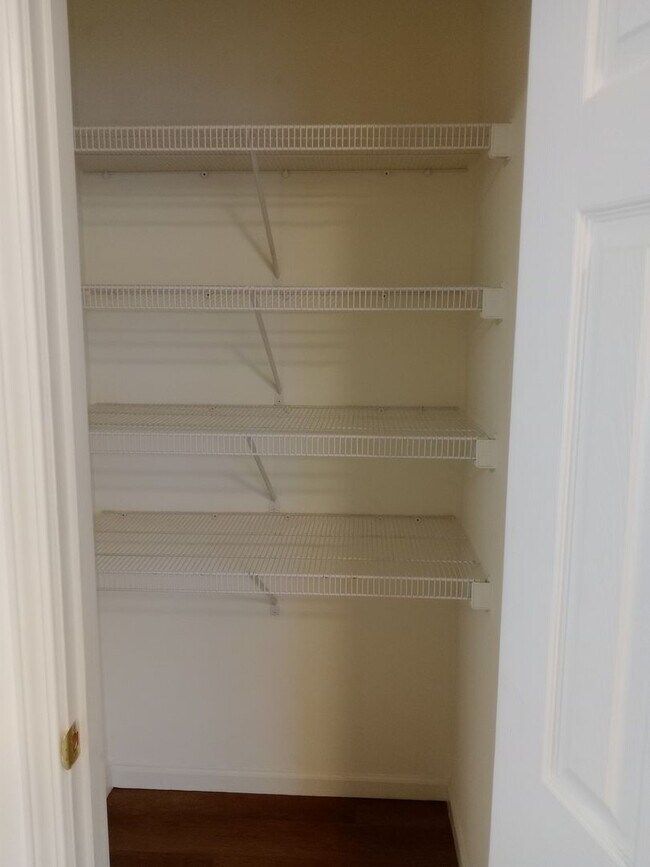 Building Photo - 2401-2403-2403 Northampton Dr