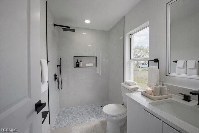 Building Photo - 4529 18th St SW