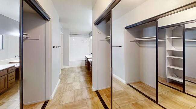 Building Photo - 780 S Tourmaline Ct