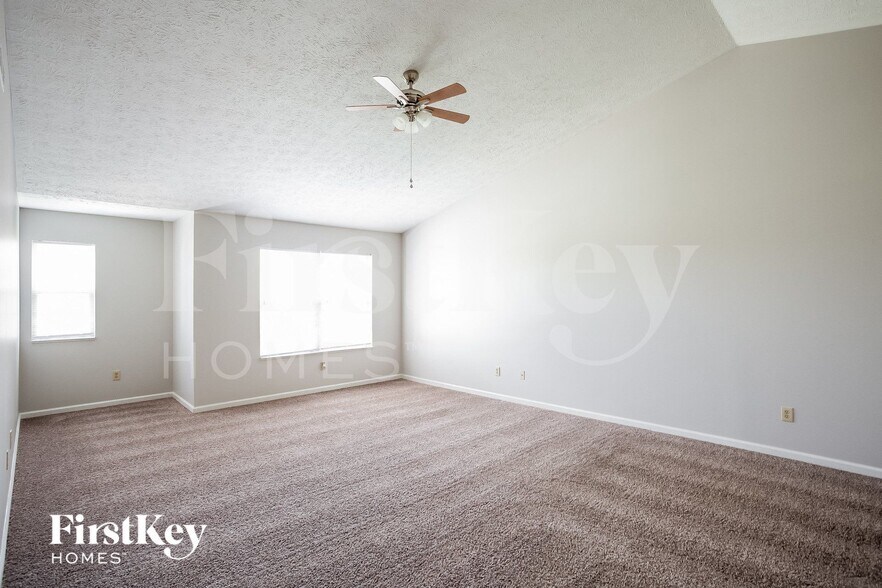 Building Photo - 6802 N Denton Ct