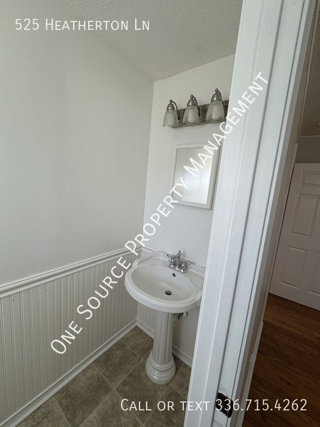 Building Photo - 525 Heatherton Ln