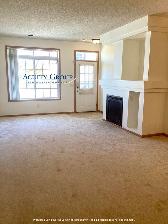 Building Photo - 2 BR, 1 1/2 BA Townhome Move in available as soon as 6/18/26!
