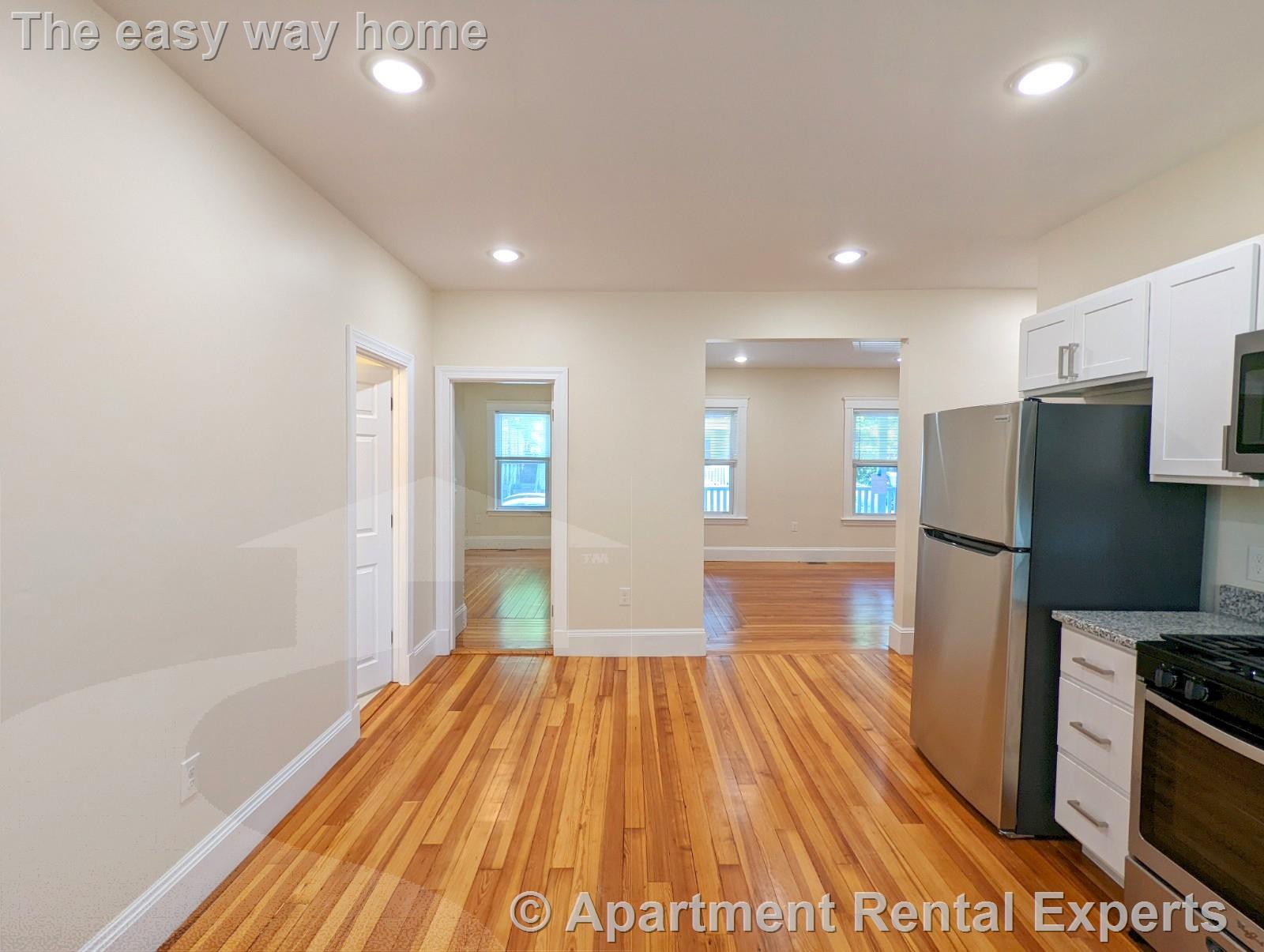 Building Photo - 8 Lowell Cir