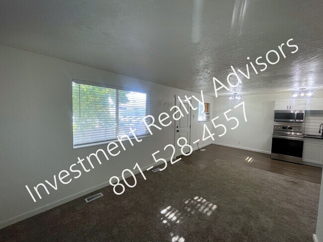 Building Photo - Renovated Unit in Murray!