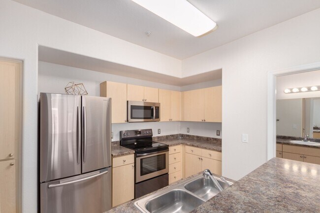 Building Photo - Condo in Union Hills