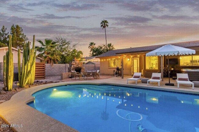 Building Photo - 15849 N 49th Pl