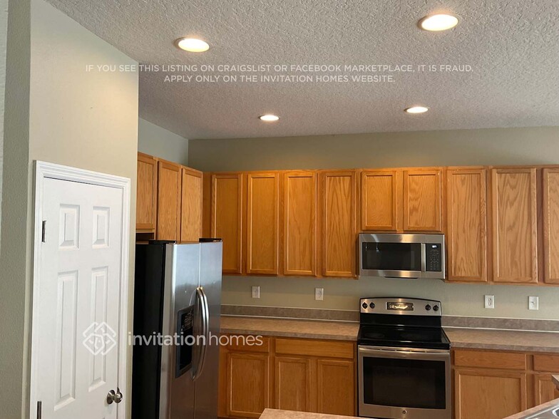 Building Photo - 11250 Creek Haven Dr
