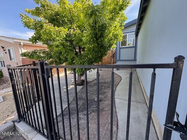 Building Photo - 2166 Camellia Dr