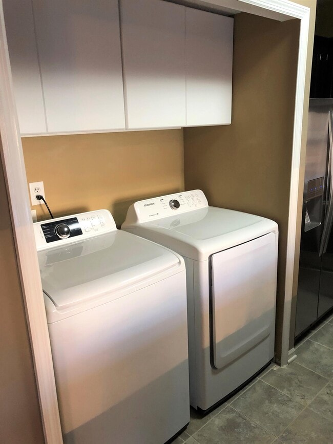 Building Photo - 19827 Henderson Rd