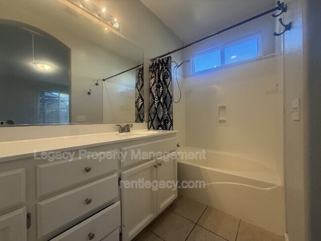 Building Photo - 3108 Tintorera Way
