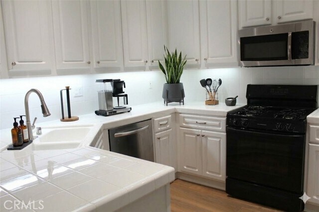 Building Photo - 7666 Park Bay Dr