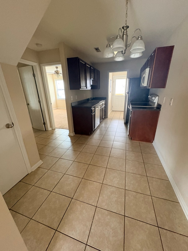 Building Photo - 801 Burcale Rd