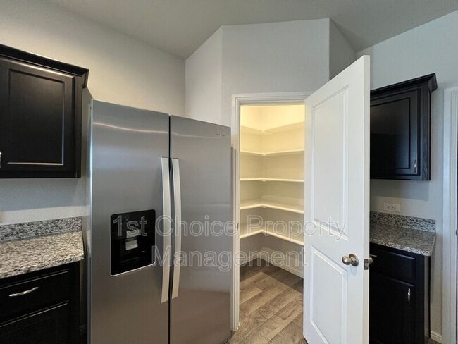 Building Photo - 9608 New Bern Dr