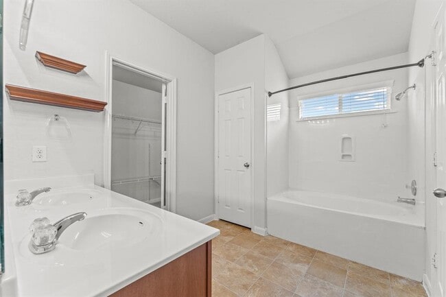 Building Photo - 216 Teron Dr