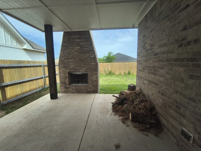 Building Photo - 2832 Wild Rose Ln