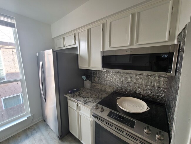 Building Photo - 215 Postoffice St