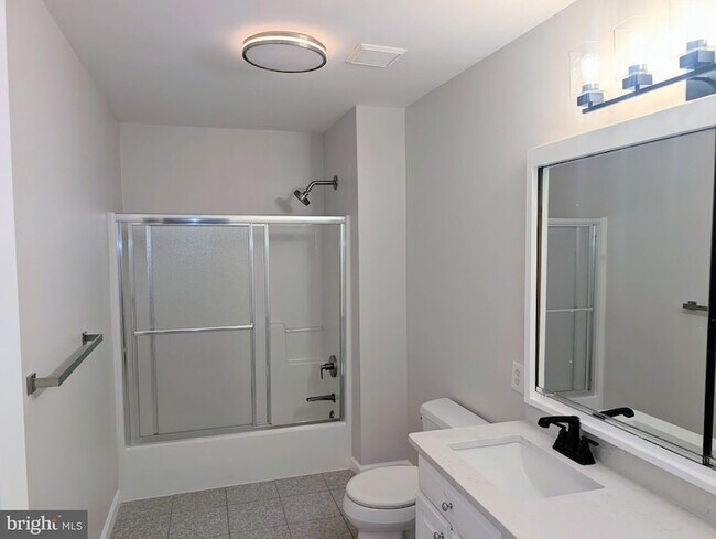 Building Photo - 114 Lenape Dr