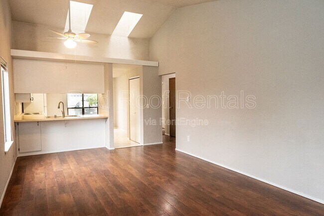 Building Photo - 13702 14th Ave S